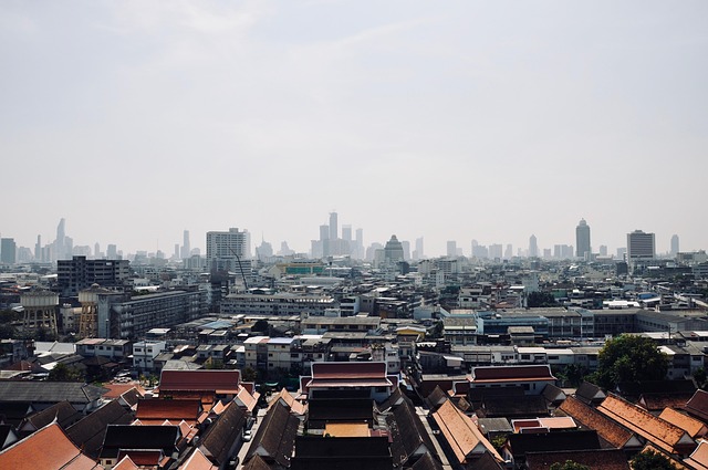 Bangkok Quarters for Skyline Evenings and Smooth City Luxury