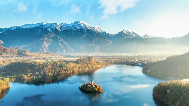 Bled Rooms for Mirror Water and Alpine Warmth
