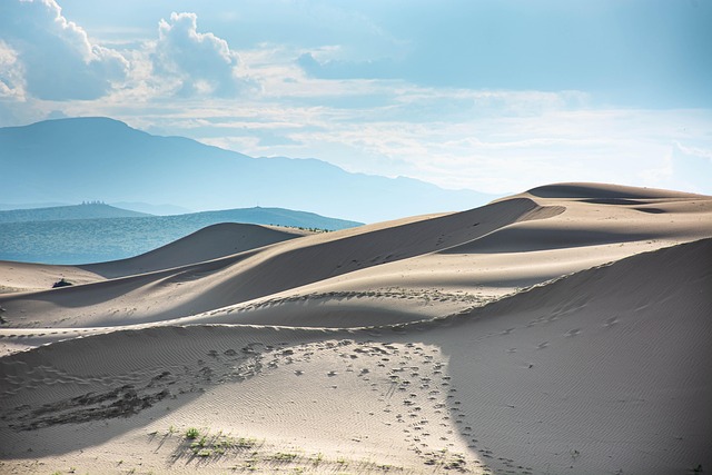 Mongolia Lakeside Villas for Rare Space and Vast Northern Silence