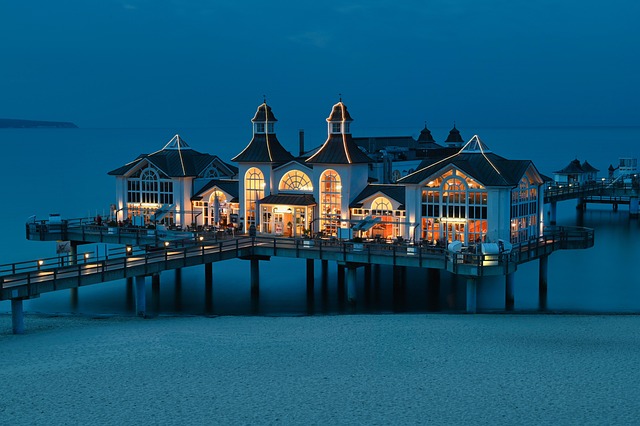 Omani cliffside resorts for sea drama and mountain-shadow peace